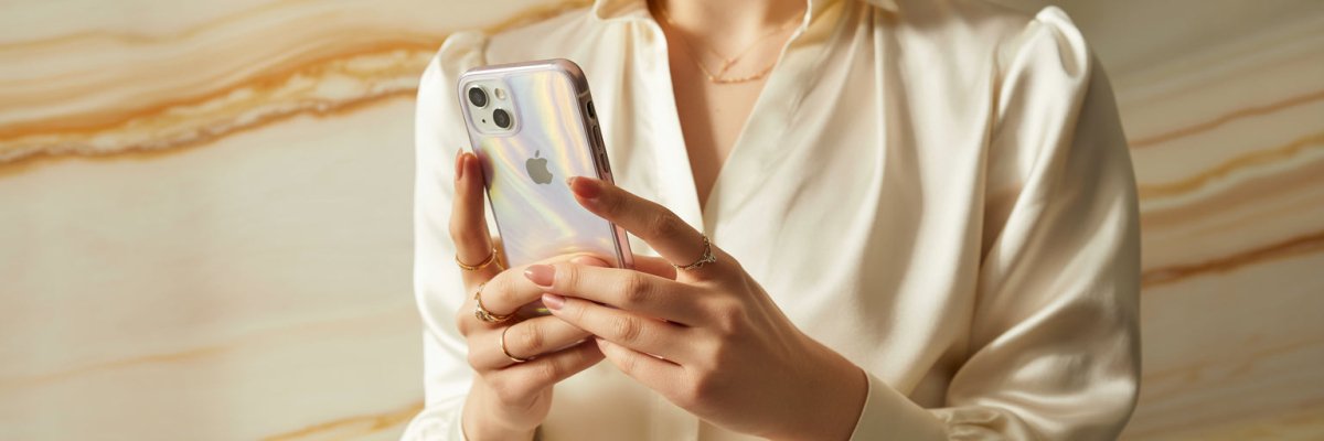 A Chic Mother of Pearl iPhone Case - COCOMII