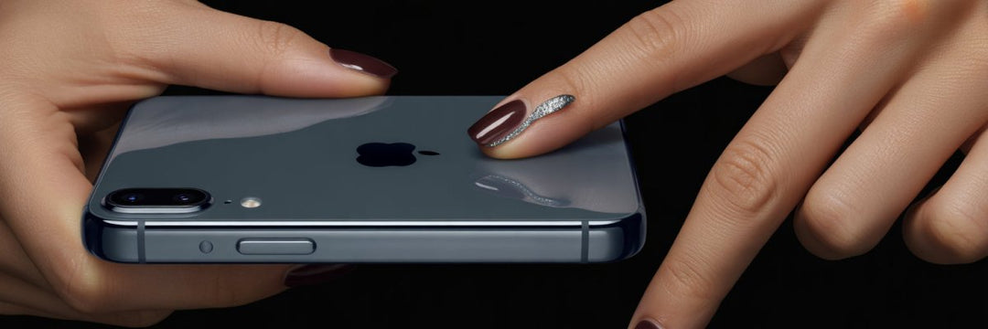The Art of Micro Coordination Between Your Phone Case and Manicure - COCOMII