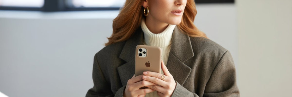 What Phone Case Color Goes With Every Outfit? - COCOMII